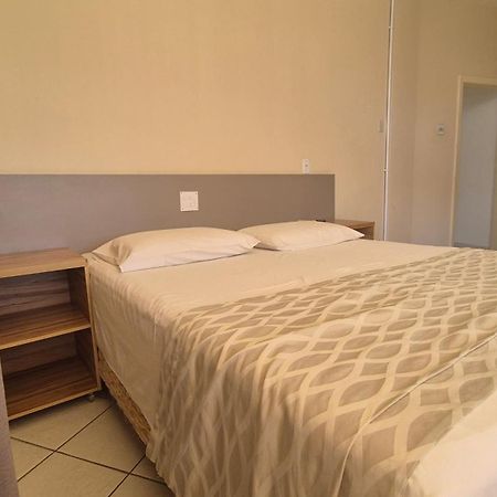 Realminas Hotel E Restaurante Говернадор Валадарес Екстериор снимка